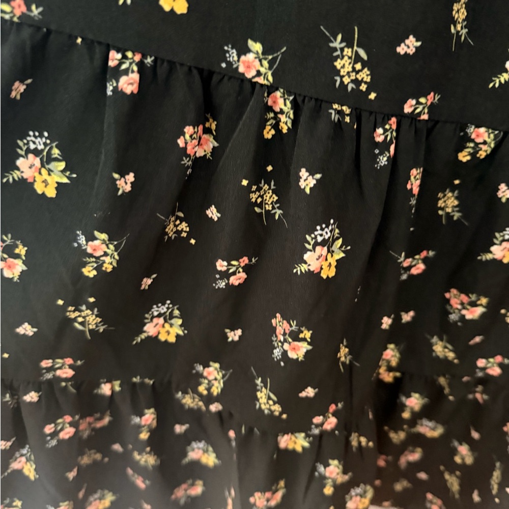 Forever 21 Black Floral Smocked Maxi Dress - Picture 3 of 4
